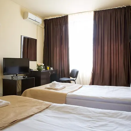 City Hotel