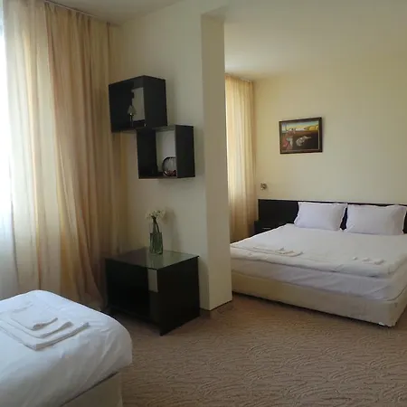 City Hotel 3*